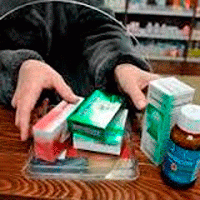 Дефицит лекарств в аптеках города вызван длительными новогодними праздниками
