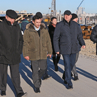 Цуканов провел выездное совещание на месте строительства стадиона