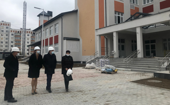 Строящаяся школа по Артиллерийской улице в Калининграде готова уже на 96%