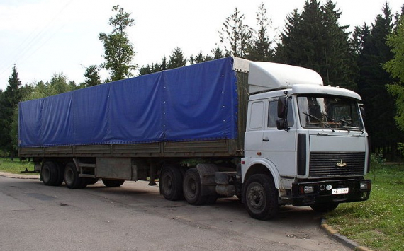 Алиханов пообещал поддержать перевозчиков Калининградской области